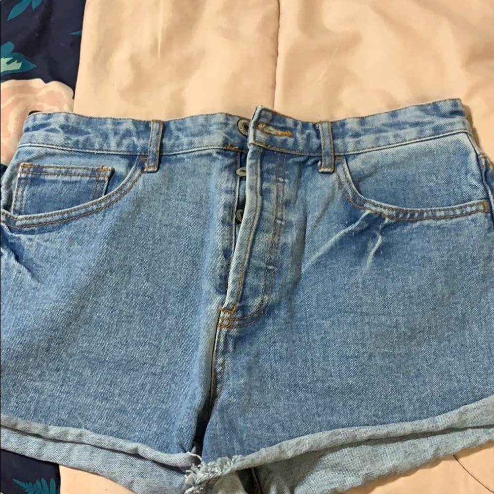 High Waisted Jean Shorts ✨31✨ F21 ✨ 2/$20 Shorts💕